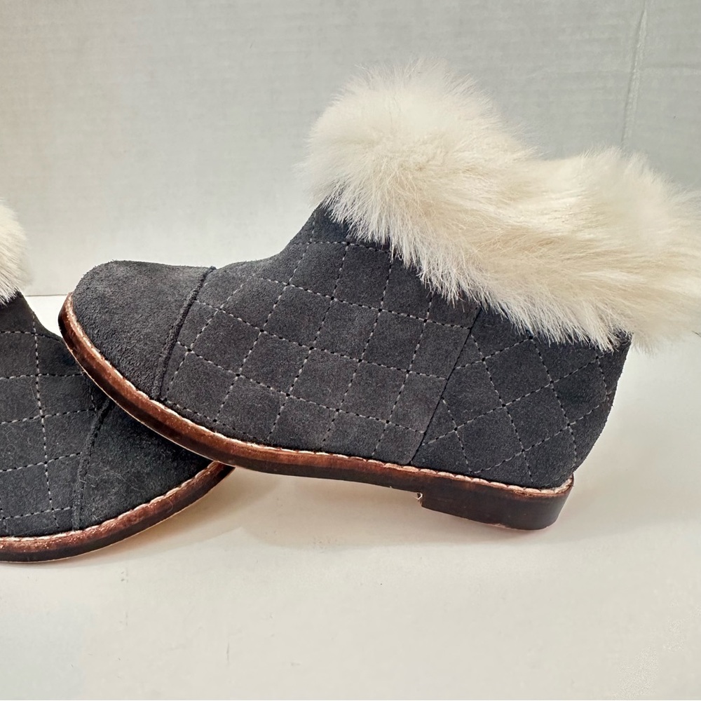 Janie and jack Girls fur trimmed quilted booties